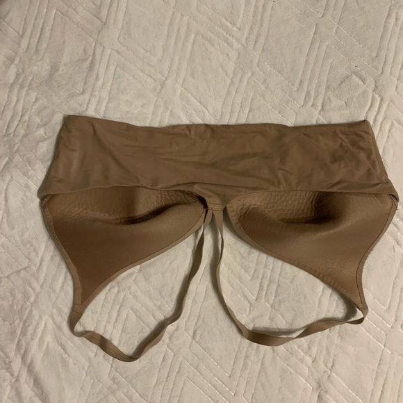 Nude Cross Back Victoria’s Secret Bra - Picture 2 of 3